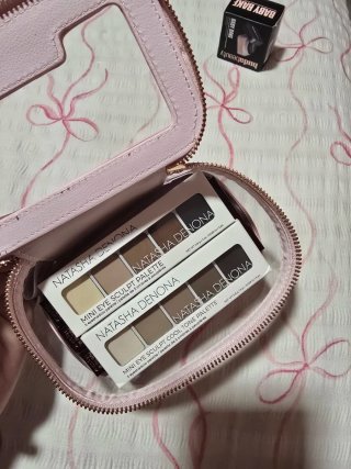 Neceser Charlotte Tilbury Rosa y Beige