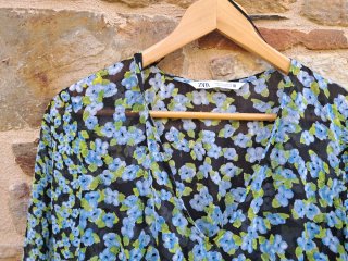 Vestido corto flores Zara Talla S