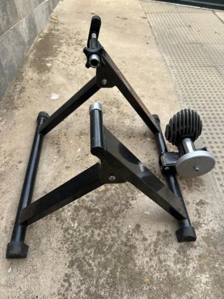 Rodillo de entrenamiento para bicicleta Elite Trav