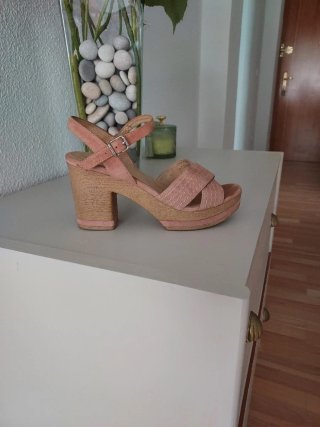 Sandalias tacón piel rosa