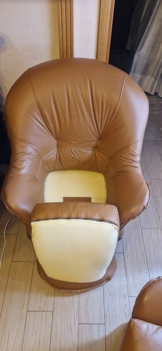 Divano e 2 poltrone in pelle