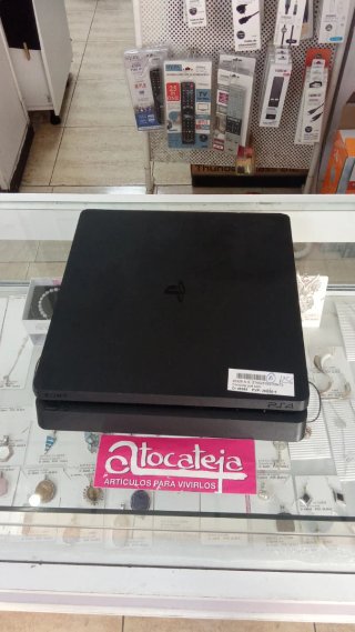 Consola Sony PS4 Slim Negra
