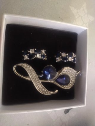 Conjunto Plata Ley Broche y Pendientes Zafiro