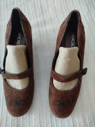 Zapatos cuña piel marrón