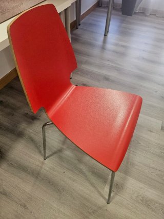Silla roja ikea