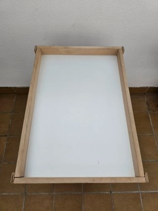 Cambiador IKEA madera y blanco