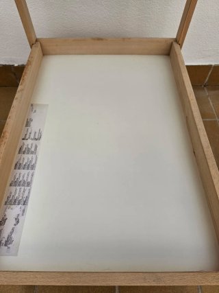 Cambiador IKEA madera y blanco