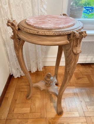 Mesa auxiliar antigua madera mármol. No hago envío