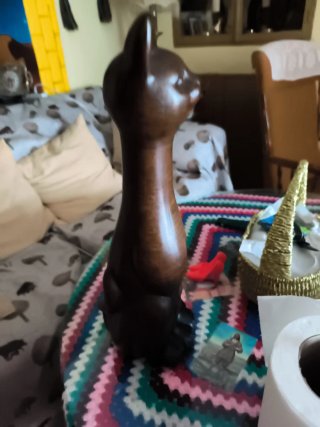 Figura de Gato Oscuro
