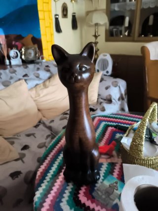 Figura de Gato Oscuro