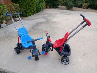 2 Triciclos Infantiles con Manillar