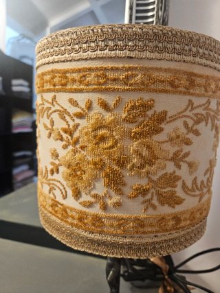 Lampada da tavolo vintage tessuto floreale