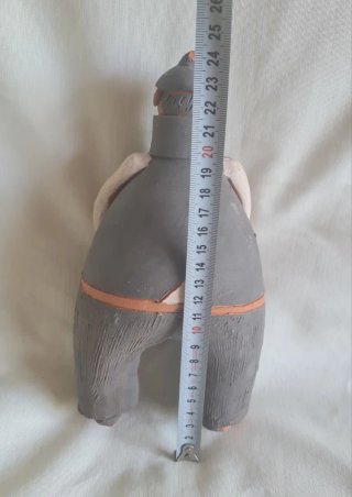 Figura rústica de barro hombre