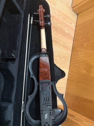 Violín Eléctrico Harley Benton + Funda Rígida