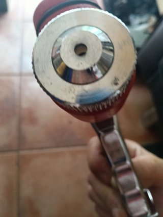 Pistola de gotelé roja