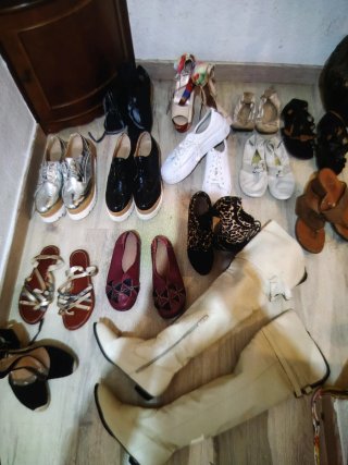Lote de zapatos variados