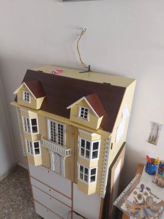 Casa de muñecas estilo victoriano