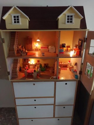 Casa de muñecas estilo victoriano