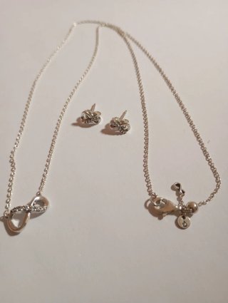 Conjunto Pandora Infinito Collar y Pendientes.