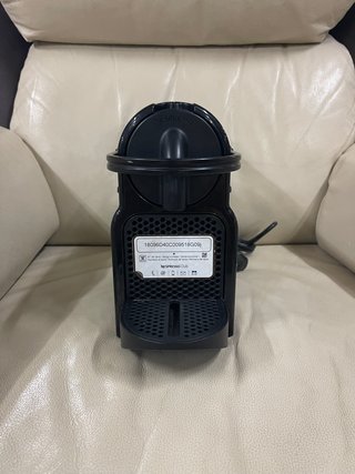 Cafetera Nespresso Inissia Negra