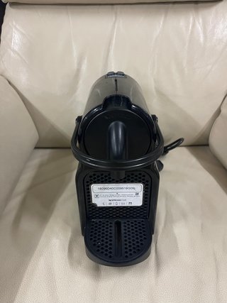 Cafetera Nespresso Inissia Negra