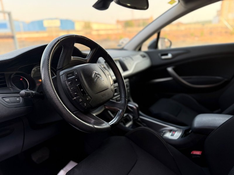 Citroën C5 2.0 HDI Millenium CAS 2014, foto 13
