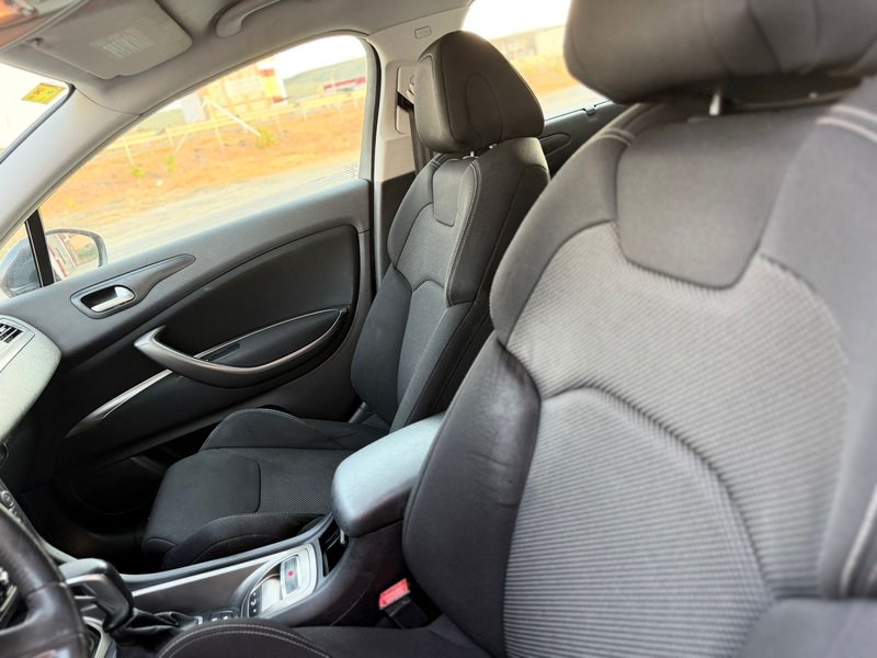 Citroën C5 2.0 HDI Millenium CAS 2014, foto 16