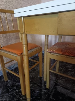 Conjunto mesa y 6 sillas madera