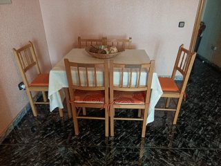Conjunto mesa y 6 sillas madera