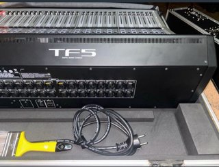 Mesa de Mezclas Yamaha TF5