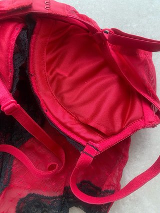 Body lencero H&M rojo y negro