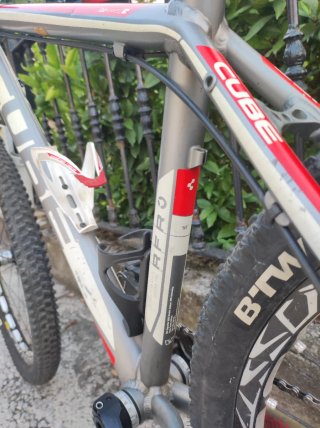 Bicicleta Cube Reaction Ltd