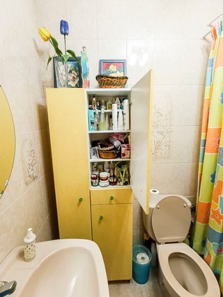 Armario de baño madera amarillo