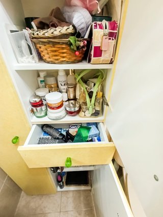 Armario de baño madera amarillo