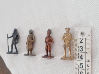 Lotto 4 statuette vintage metallo