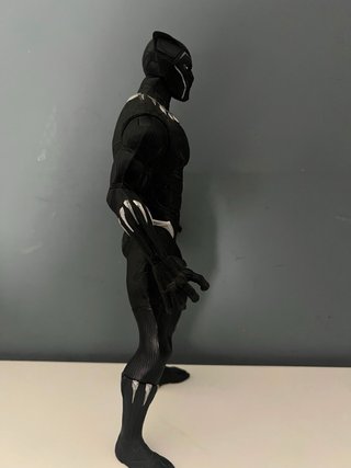 Figura Pantera Negra Electrónica 34 cm