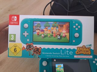 Nintendo Switch Lite + Animal Crossing + Online