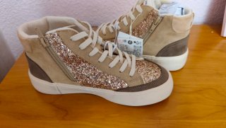 Zapatillas deportivas glitter beige y oro Zara