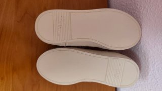 Zapatillas deportivas glitter beige y oro Zara