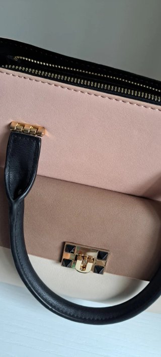 Bolso de mano.