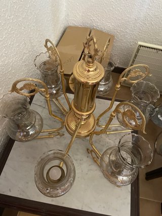 Lámpara de techo dorada con cristal