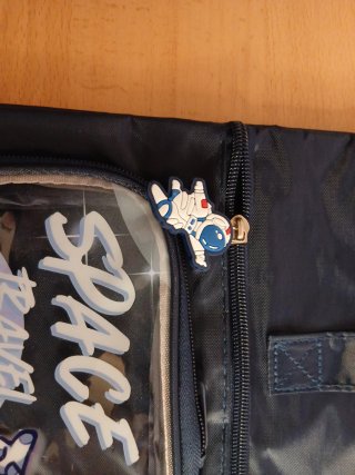 Bolsa azul con estampado de astronauta