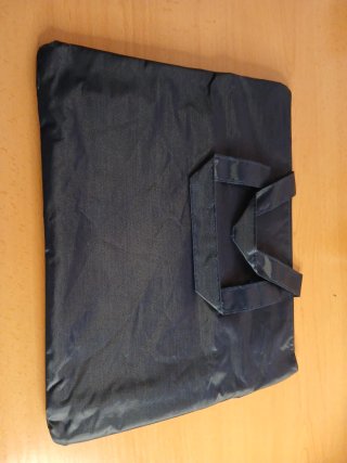Bolsa azul con estampado de astronauta