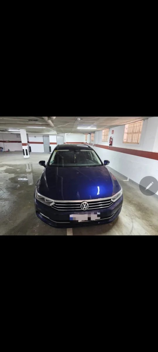 Volkswagen Passat 2018 - foto 1