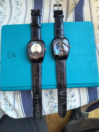2 Relojes Emporio Armani (Negro, Azul, Blanco)