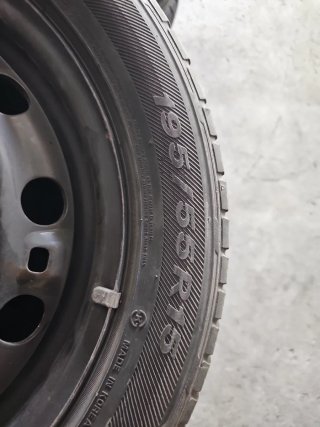 OFERTA Neumáticos 195/55 R15 con llantas