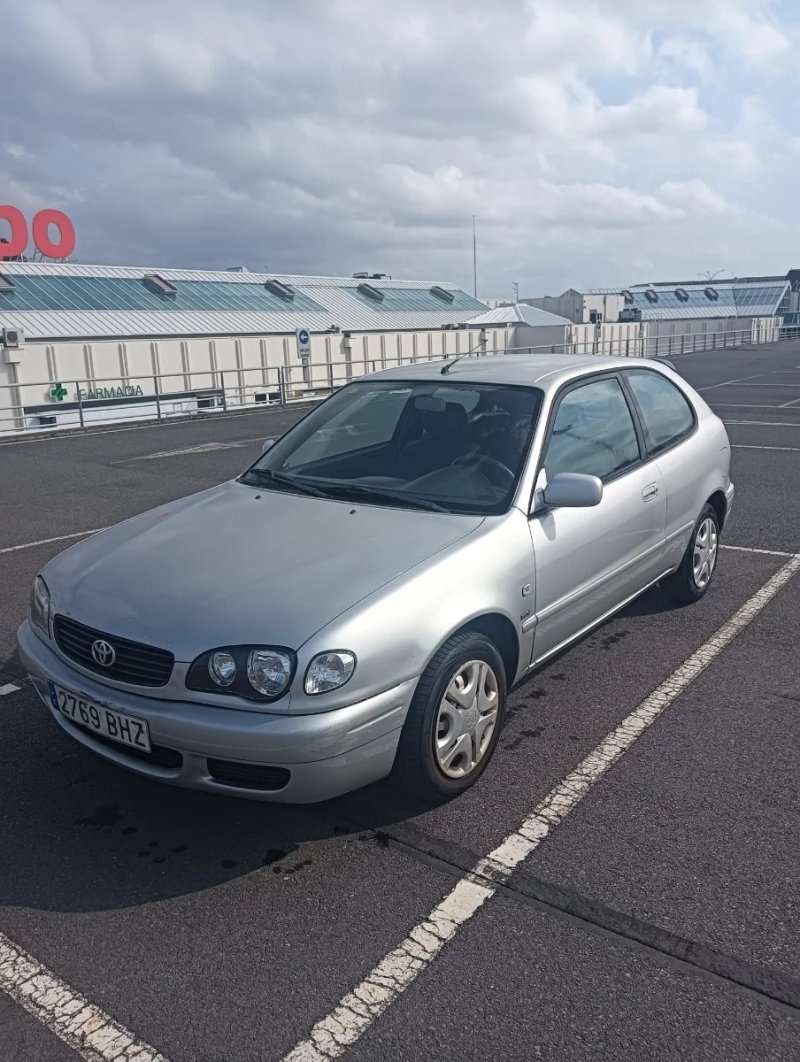 Toyota Corolla 2001 - foto 1