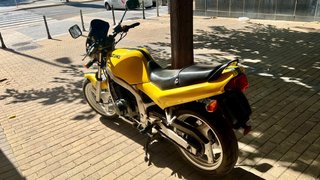 Suzuki GS500 Naked Amarilla