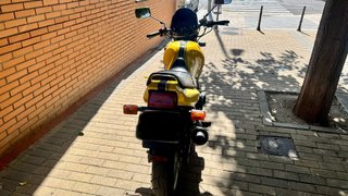 Suzuki GS500 Naked Amarilla