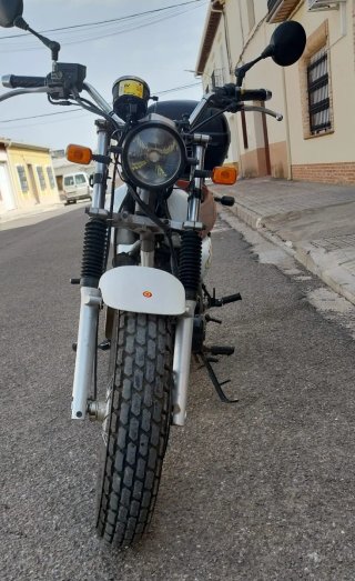 Moto Sumco VE125 Enduro Blanca y Marrón